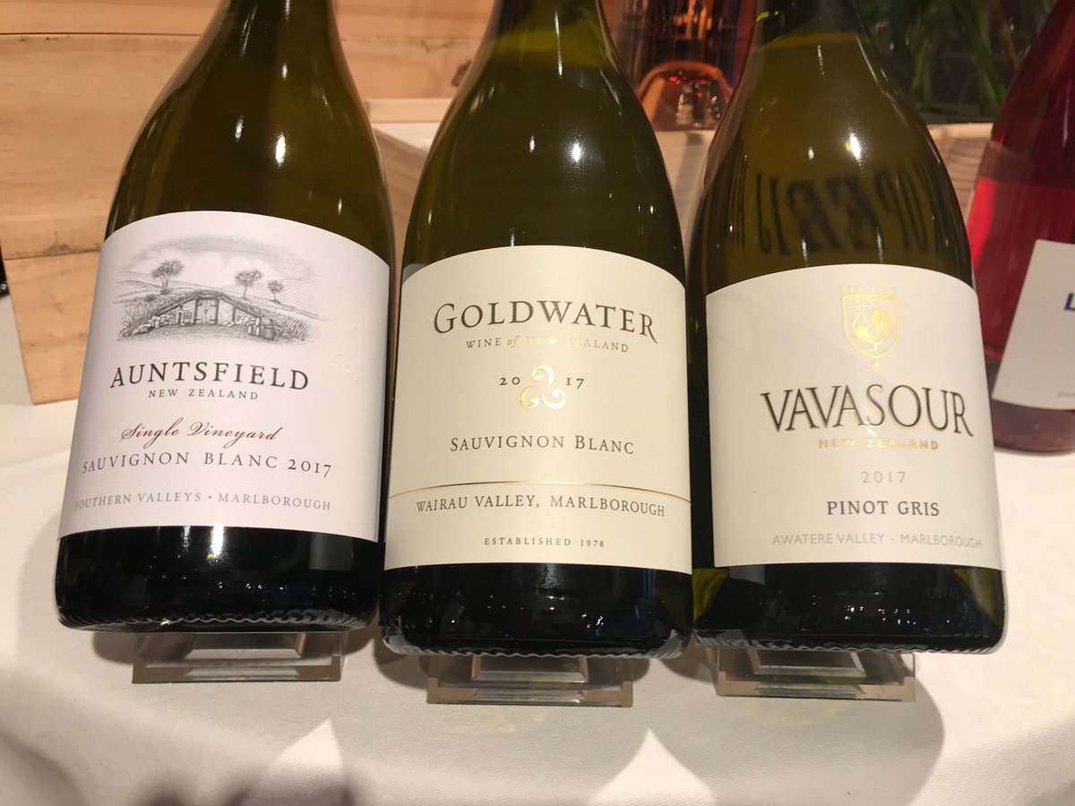 Het schip uit Nieuw-Zeeland is weer binnen. <a href="/Auntsfield/">Auntsfield Estate</a> Goldwater <a href="/VavasourWines/">Vavasour Wines</a> Pinot Gris.