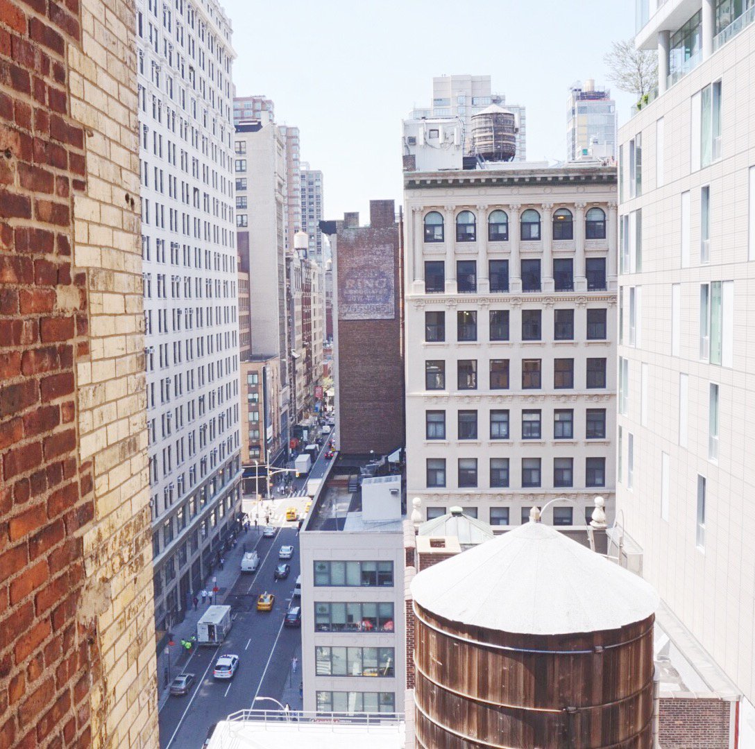 Adventure is out there! One of the views of #NYC from our guest rooms at #TheEvelynNYC #TriumphHotels #nychotels #travelmore #ThursdayThoughts