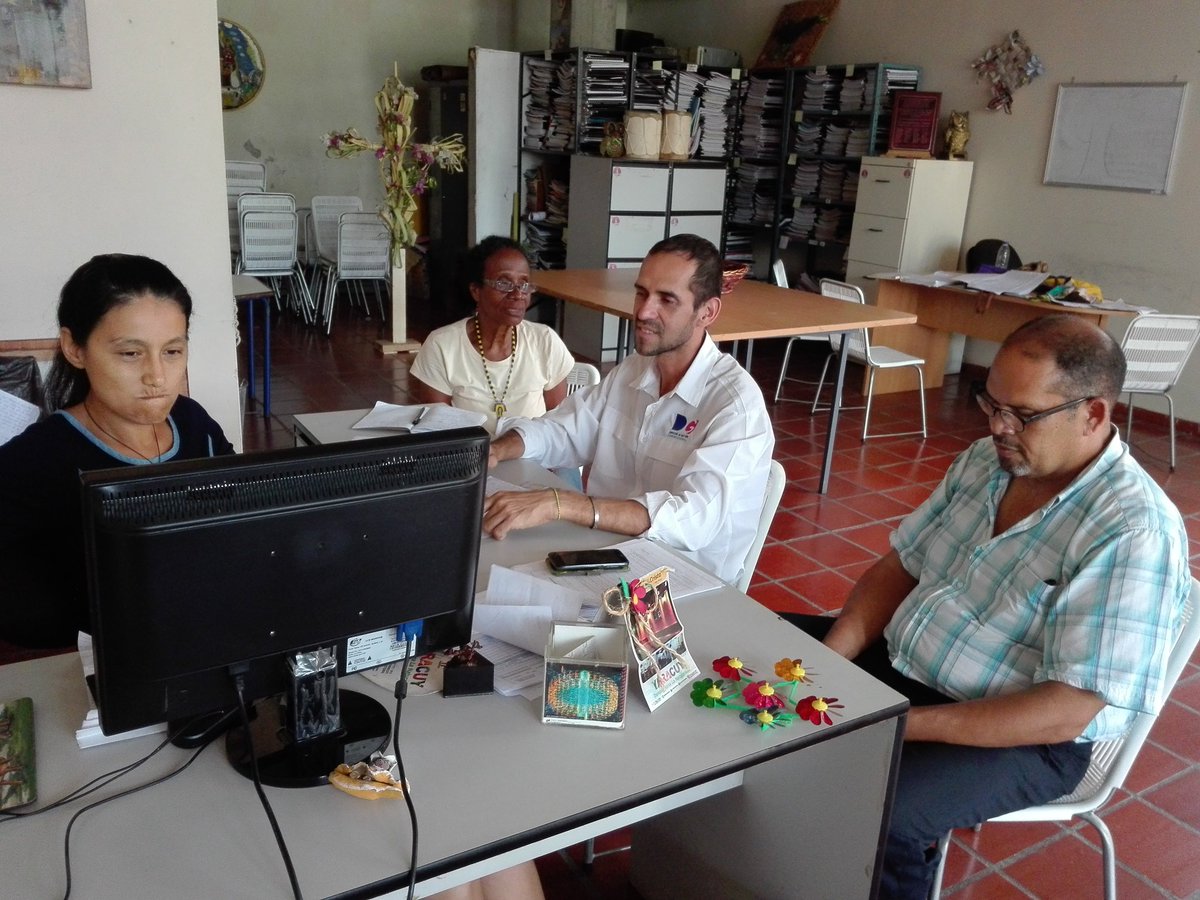 UNEYactiva's tweet photo. Gabinete de cultura de #Yaracuy @gabineteyaracuy Coordinador de cultura de la .@uney_oficial Roberto Tovar .@UNEYComunicacion
 adelantan acuerdo de cooperación reciproca para formación investigación y difusión  
#PorMasYMejorCultura  

.@MedozaWullian .@FundaciteYara .@CLEY2017 https://t.co/k5Jsi9stgV