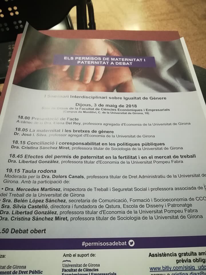 SilviaPaneque's tweet photo. Matí de @shopp_out solidari i tarda a la #UdG escoltant #permisosadebat. Debat molt interessant en el marc del I Seminari Interdisciplinari sobre Igualtat de Gènere. #igualtat #igualtatgenere #udg #shoppout #frnoguera #Girona https://t.co/euAyR2ScR6