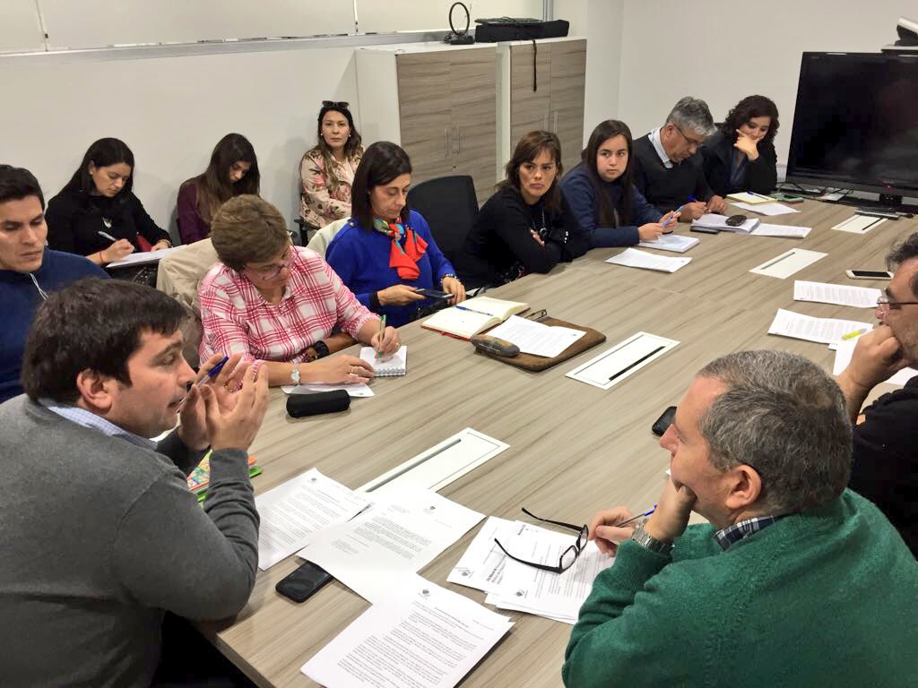 MDSMaule's tweet photo. Seremi Juan Eduardo Prieto (@jedoprieto) encabeza mesa intersectorial del @EligeVivirSano, con el objetivo de potenciar el sistema en la región del Maule https://t.co/oExt54OoV5