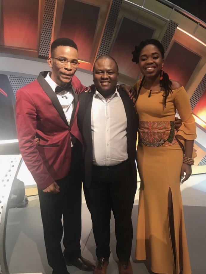 GambuGambu's tweet photo. @NYDARSA Executive Chairperson @sifisomtsweni with @OneDayLeader #onedayleader6 finalists...CONGRATULATIONS winner #leader6 https://t.co/s2am7IlV4U