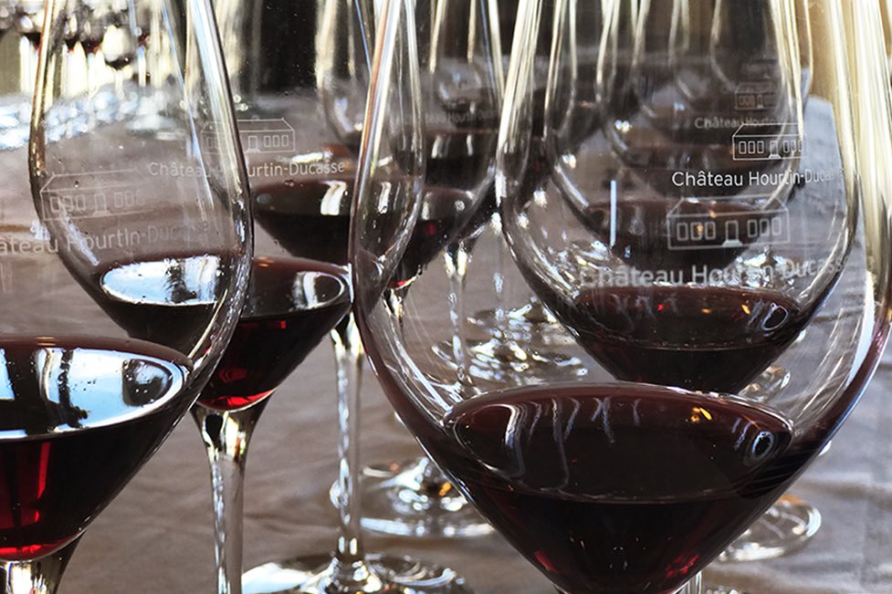 hourtinducasse's tweet photo. Each vintage of Château Hourtin-Ducasse has its own talent. The blend is never the same. During our #winetour in #NorthAmerica , one of our wine we have with us has 74% of #cabernetsauvignon 53% for the other one and 40% for the last one. Which one willl you prefer?
#blindblend https://t.co/P1L5zsKNxq
