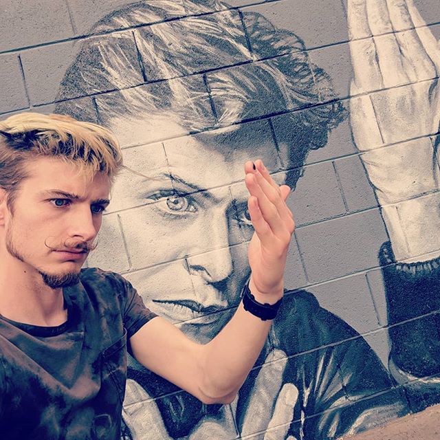 skunkbunk's tweet photo. #Bowie Mural on 7th ★👨‍🎤 https://t.co/4YrP8XIPZy https://t.co/6Lvgba2i25