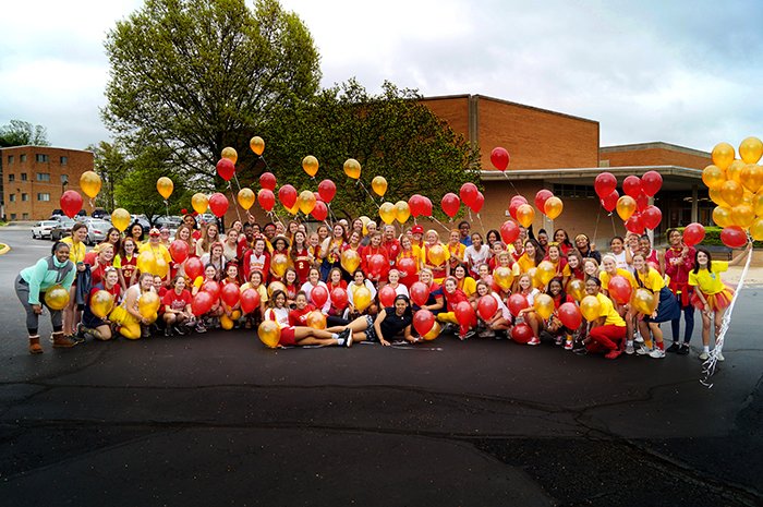 iwaredknights's tweet photo. It was an emotional balloon release on the senior's last day of classes. Congratulations, IWA Class of 2018! https://t.co/SYWcWgqWfK