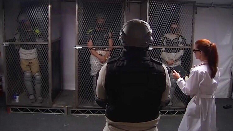 MsHeidiCox's tweet photo. #TBT to last June when I locked @jakepaul in a cage and got to play the interrogator to the sweet and funny 😘@milesjai in @youtube Red #series #FightofTheLivingDead directed by Kevin Abrams
#webseries #FOTLD #YOUTube #womeninfilm #villain #redhead #tv #youtubered #doctor #conOp https://t.co/xbjLfdowJX