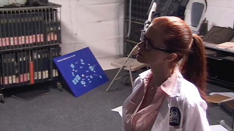 MsHeidiCox's tweet photo. #TBT to last June when I locked @jakepaul in a cage and got to play the interrogator to the sweet and funny 😘@milesjai in @youtube Red #series #FightofTheLivingDead directed by Kevin Abrams
#webseries #FOTLD #YOUTube #womeninfilm #villain #redhead #tv #youtubered #doctor #conOp https://t.co/xbjLfdowJX