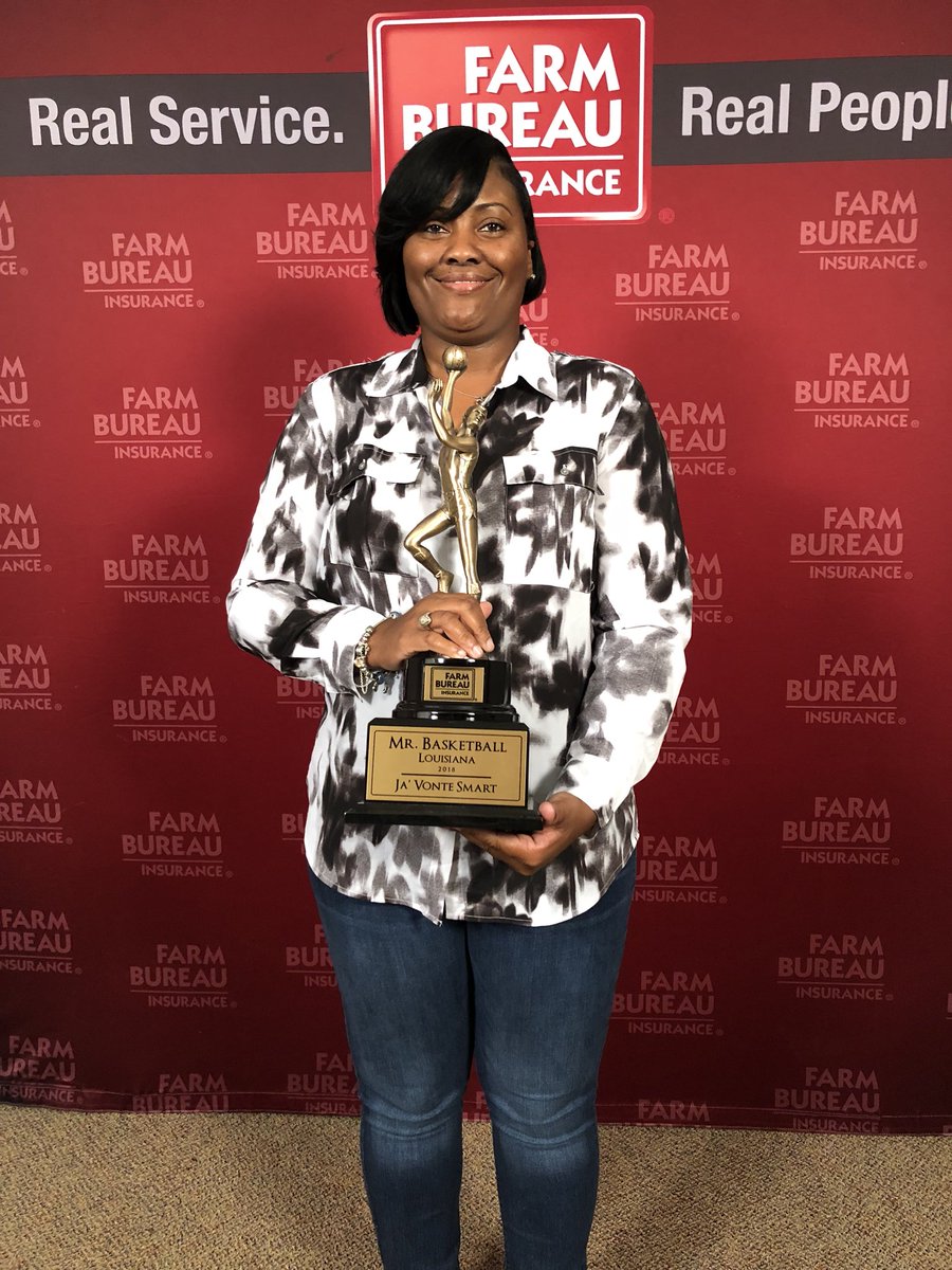 Melinda Smart, mother of <a href="/JavonteSmart/">Javonte Smart</a> accepted the Louisiana Mr. Basketball award on behalf of her son today, who is on his way back from an all-star game in LA. Smart is the first player ever to win the award three years in a row. <a href="/LSUBasketball/">LSU Basketball</a> <a href="/SMHS_Sports/">SLV 🏆</a> 

<a href="/WAFB/">WAFB</a> #LSU