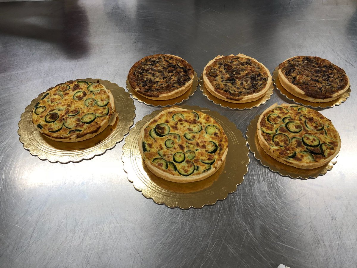 CanossaMagenta's tweet photo. Ultima lezione del corso  "pasticceria salata". Tutti sazi e... promossi! https://t.co/slgW61iLPD