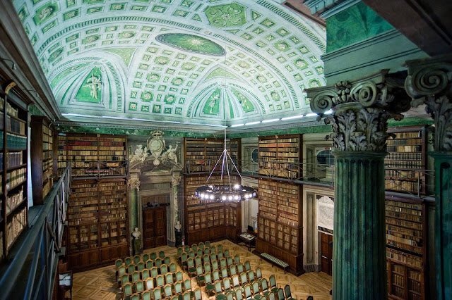 CLAMustacchi's tweet photo. Italian #Hdays start may 30 in Torino! ๐ฏ๐ฏ๐ฏ
Happy to meet you, dr. @DrEdWild, in Accademia delle Scienze (photo)
#Huntingtondisease Awareness https://t.co/FzJPGbIlSl