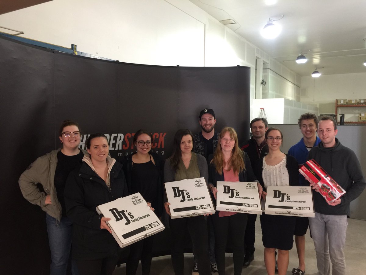 ThunderMkt's tweet photo. Thanks @Maverick105_fm for the delicious pizza! Feeling the β€οΈ from our community for #PIFMAY! https://t.co/Fkvbm0D2ko