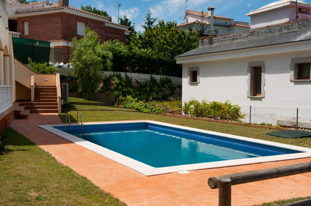 AZPoolGuys's tweet image. Looking to buy a home with a pool? Most #HomeInspectors are not qualified to inspect the swimming pool. That's why we offer reputable #PoolInspections qoo.ly/p5gpn