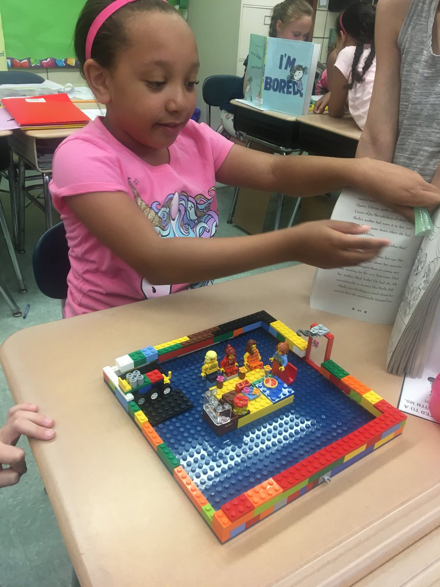 MrsJaworowski's tweet photo. More #LEGO creations ❤️ https://t.co/biMyzV72IY