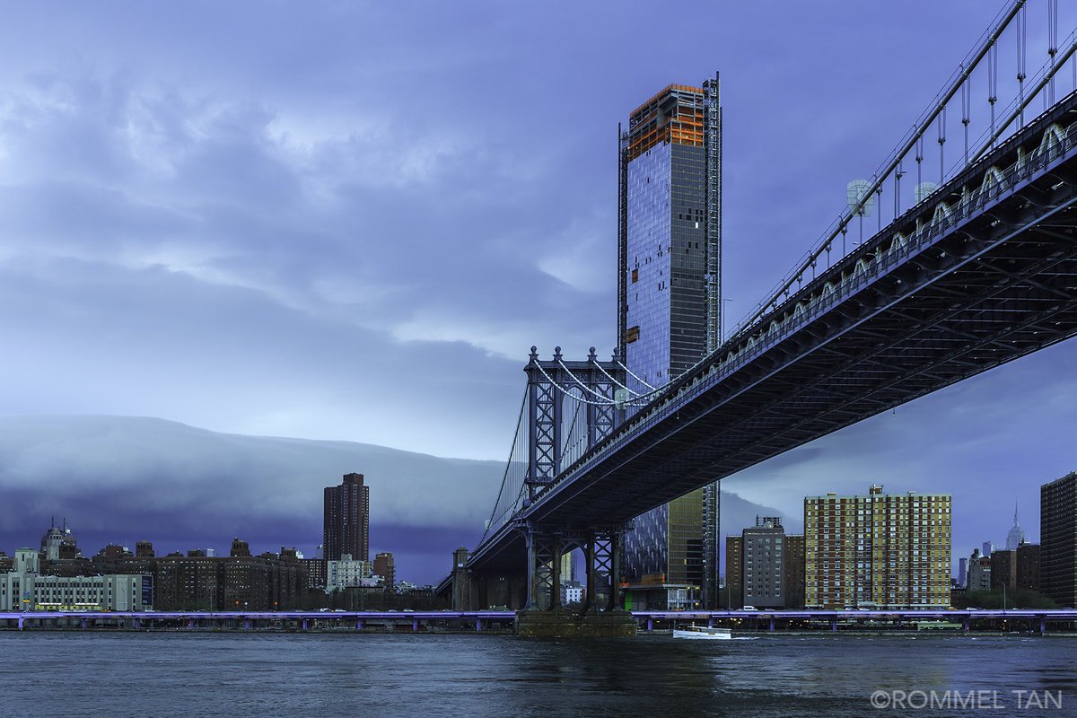 RT@NYCDailyPics Manhattan Bridge by <a href="/rtanphoto/">Rommel Tan</a> #newyork #nyc #Hotelbelleclaire