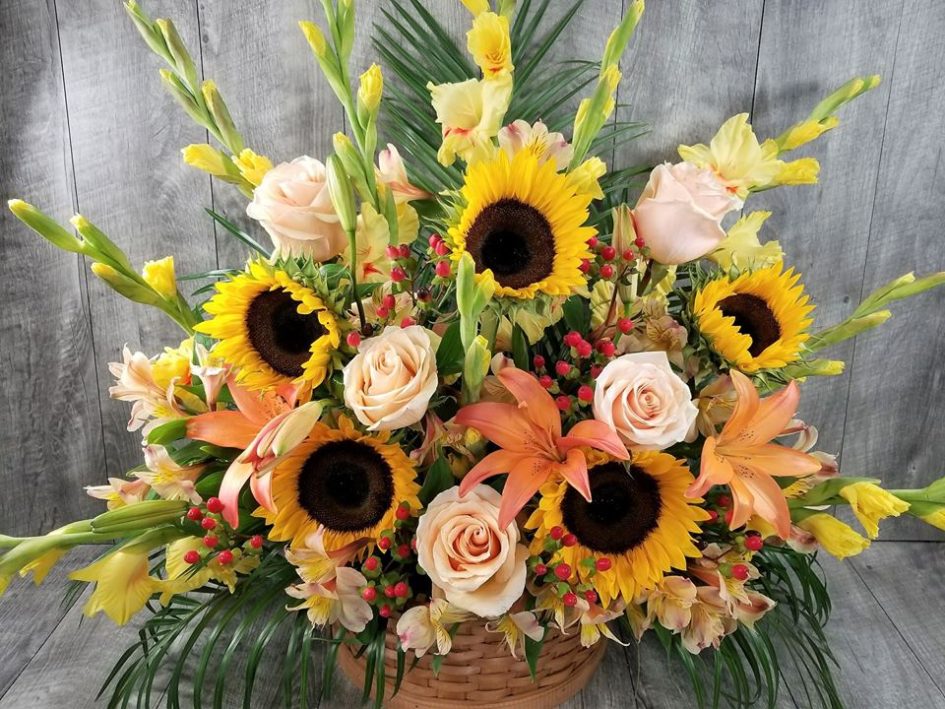 Nift_Networks's tweet photo. Read our most recent blog "Think Local This Mother’s Day: Boston Gift Guide" to get ideas on how to shower your mom with <3 this Mother's Day! @BackBaySocial @TheFrugalFlower #MothersDay #shoplocal #eatlocal #playlocal #boston #brunch #flowers #gonift
https://t.co/nrUi3LdRZ2 https://t.co/eantZiZmt1