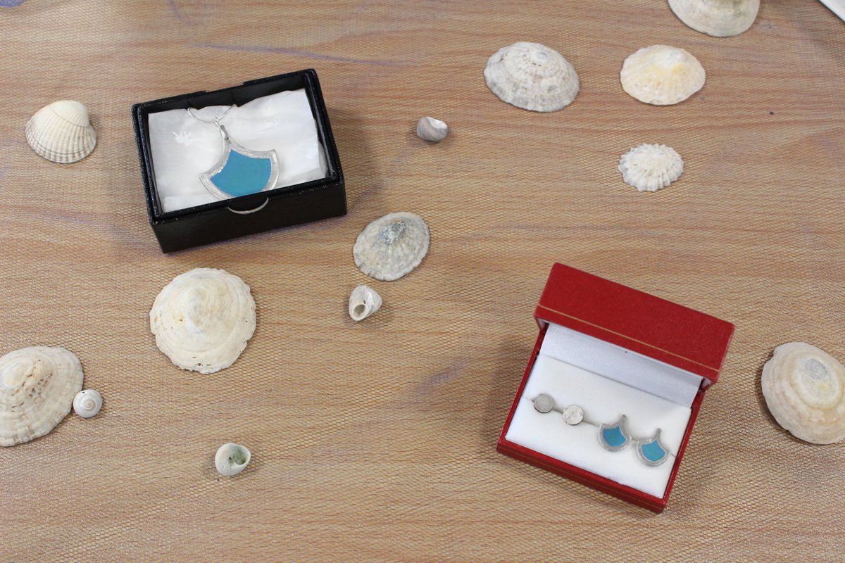 KewHouseSchool's tweet photo. Jewellery designed and made by one of our talented students. #KHSstudentprojects #extendedstudyKHS #kewhouseschool #businessstudies #inventions #khsart #khscadcam #khsdesign https://t.co/sLAWyaaE24