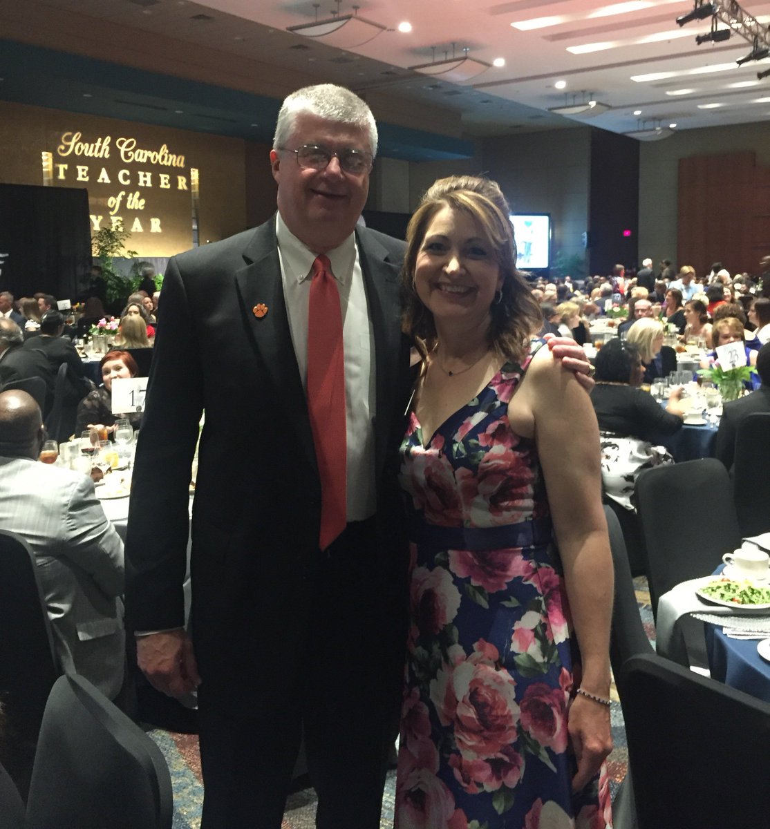 ssbillings13's tweet photo. Thank you, Dr. Royster, for your continued support of teachers in our district and state! #gcssupt  #gcsteacherforum #scteachers #sctoy2018 https://t.co/ia6N39FtQn