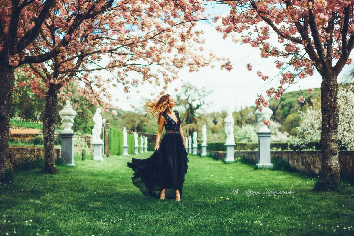 alyonakram's tweet photo. Magnifique #shooting in #Ancenbourg #castle #Lostinblossom #blossoms #Luxembourg #Luxembourgcity #visitluxembourg #ladiesofluxembourg #photoinlux #beauty #photographer #Magic https://t.co/GjXNeFhNod