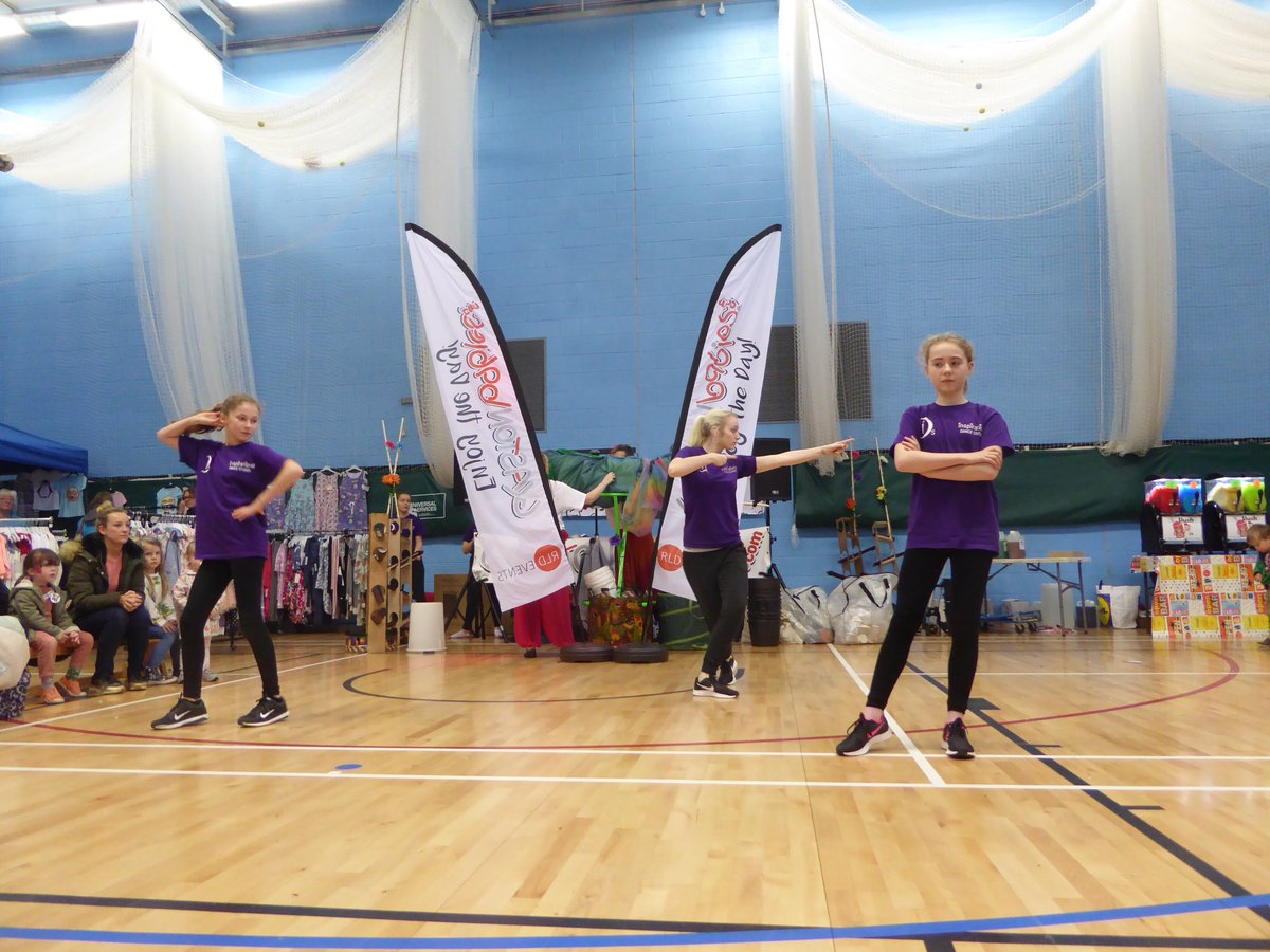idancestudios's tweet photo. #welwyn #welwyngarden #hertford #hertfordshire #dance #danceschool #performance #family #funday #fare https://t.co/MzOX10NCq1