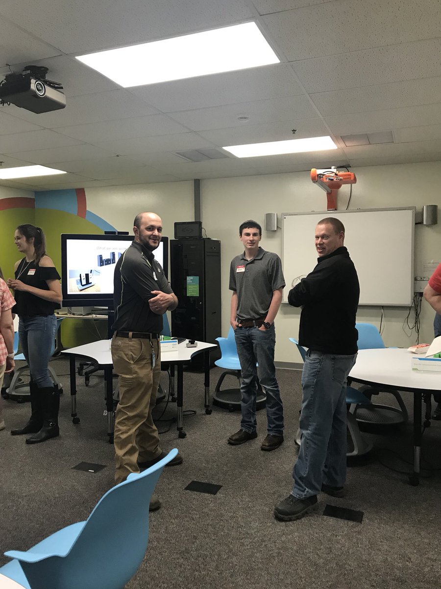 mrswilliams21c's tweet photo. Great time @IowaLead @GPAEA expo! The students did a wonderful job and the turn out was fantastic! Let’s get more great  #authentic learning opportunities for our kids! #partnerships @IowaALN https://t.co/2vA62IsqtZ