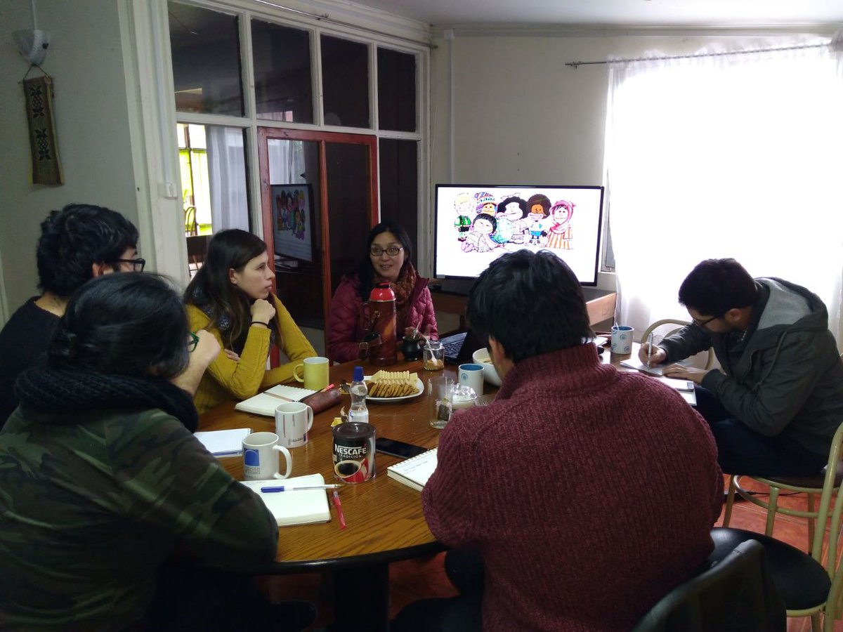 Culturas_arauc's tweet photo. Con la participación de equipo regional de @redculturacl @Culturas_arauc y Fundación @superarpobreza se realiza jornada de inducción a profesionales del programa #ServicioPaís que trabajarán durante 2018 en comunas de #LaAraucanía @ServicioPais @culturas_cl https://t.co/Z5yrnUNI5r