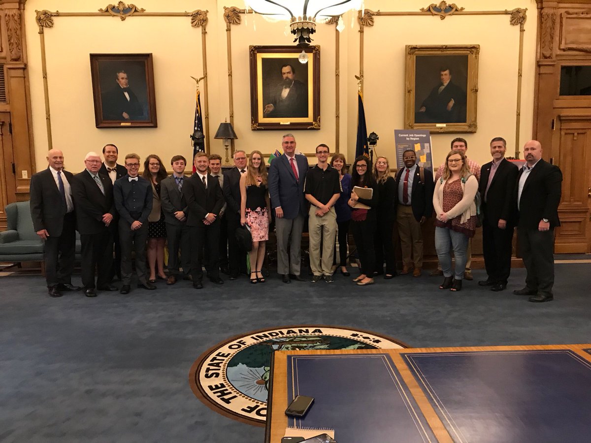 FHSHotDogs's tweet photo. Look closely...that’s Matt Snell and Isaac Hunter in @GovHolcomb office today working with student leaders across the state to combat Opioid abuse in all communities! #hotdogproud https://t.co/iwN3CMBJ3I