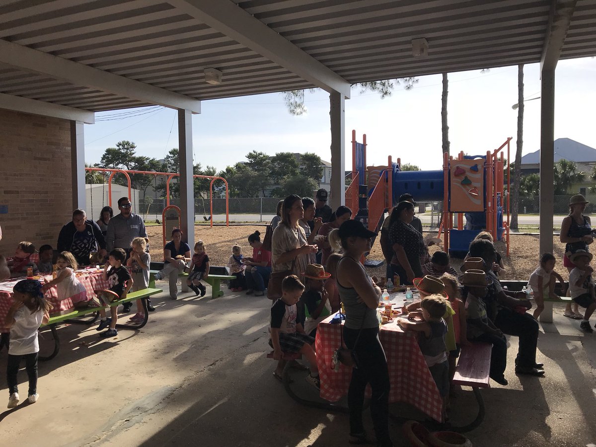HBESDolphins's tweet photo. Pre-K transition to KDG round up! Looking forward to the amazing things these future leaders bring to HBES! Thank you Tyler!! @HBESDolphins https://t.co/lglhdEXaMS