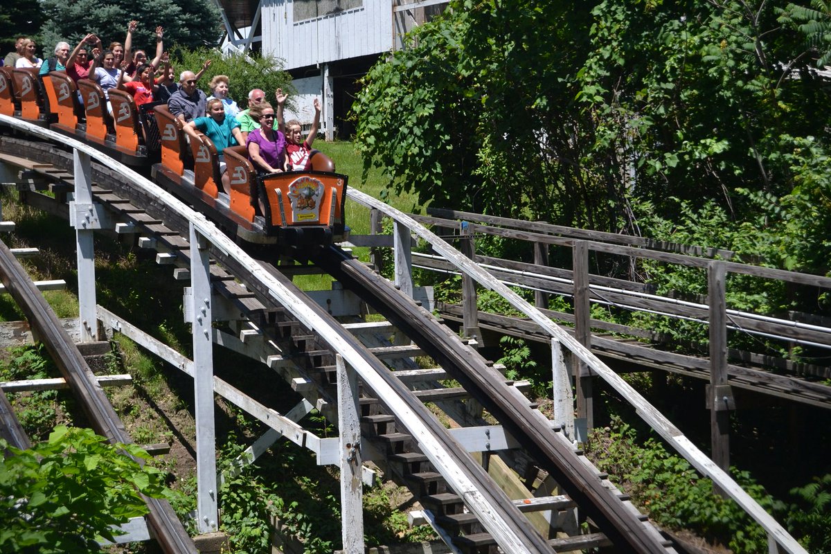 Kenny_Kangaroo's tweet image. Come celebrate 120 years of Kennywood this Sunday! Tickets are only $18.98 - the same year of Kennywood's founding. Grab your passes today: bddy.me/2HSZJtz