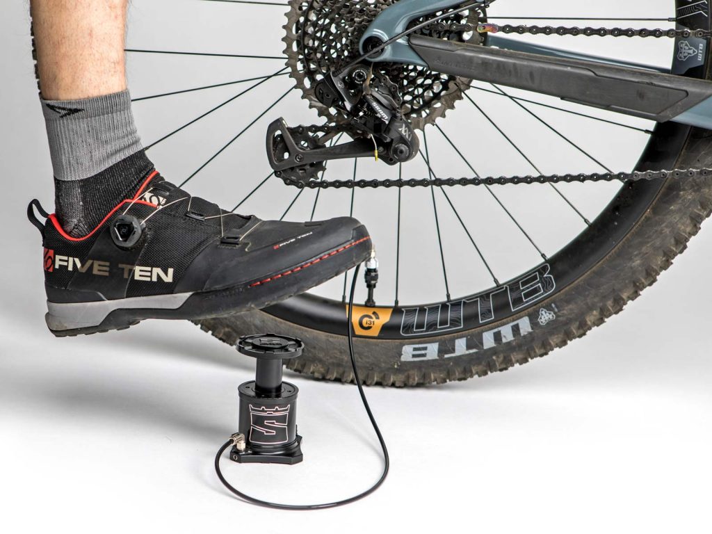 The Stomp Pump can supposedly inflate a bike tire three times faster than a traditional pump - and it's super easy to carry along. Details: ow.ly/VrWo30jOT9k