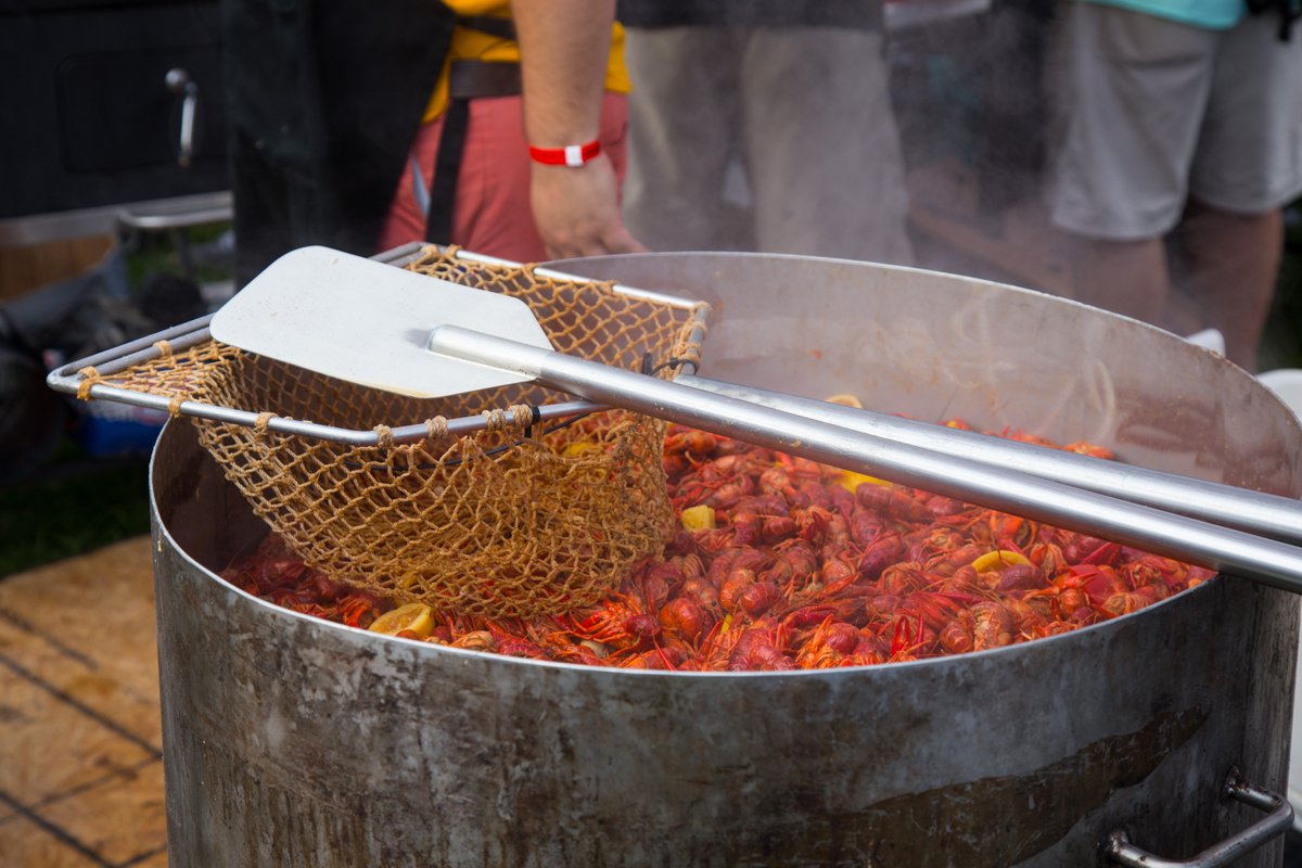 BASFLouisiana's tweet photo. Congratulations to @kelduvey and @ashleygennusa for winning tickets to the @CrawfishKing_BR! As a proud title sponsor to the event, BASF supports 5 cooking teams to benefit @JA_batonrouge &amp; the @bigbuddyprogram. Tickets can be purchased at https://t.co/bWN8r0AlxW #EatBoilGive https://t.co/pHyjrU0ldm
