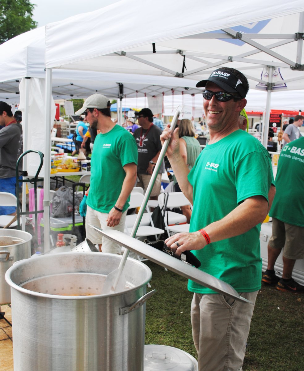 BASFLouisiana's tweet photo. Congratulations to @kelduvey and @ashleygennusa for winning tickets to the @CrawfishKing_BR! As a proud title sponsor to the event, BASF supports 5 cooking teams to benefit @JA_batonrouge &amp; the @bigbuddyprogram. Tickets can be purchased at https://t.co/bWN8r0AlxW #EatBoilGive https://t.co/pHyjrU0ldm
