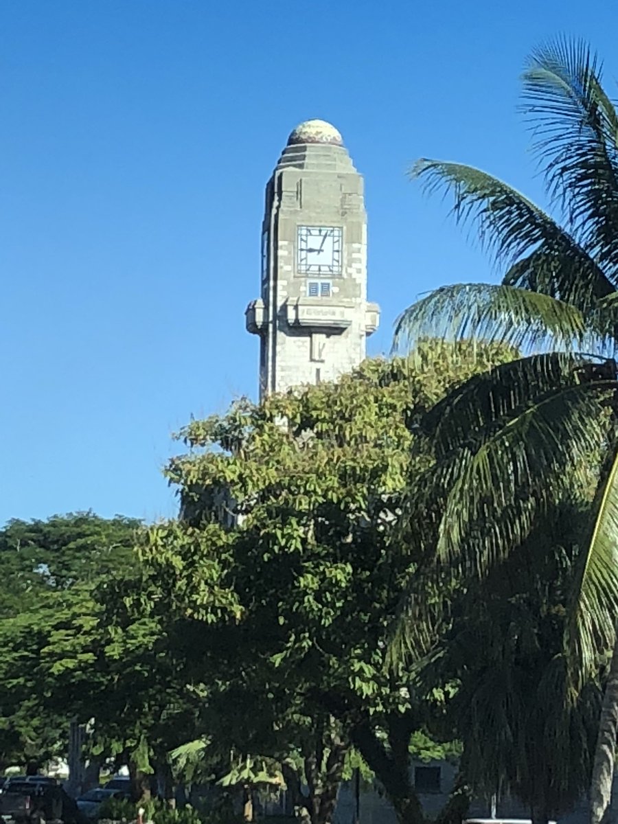 RichardKNaidu's tweet photo. Vive the #GovtBuildingsClock! Still going after all these, er, hours!

[chimes seem to be horribly out of whack but I guess you can’t have everything] https://t.co/uUi7vgkvym