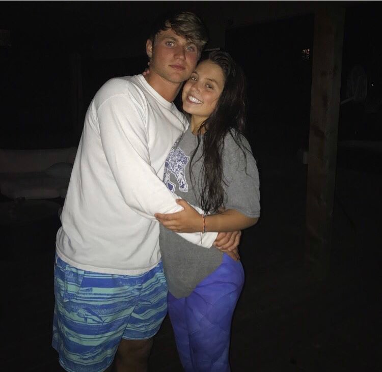 Abijonesss's tweet photo. Happy birthday to my forever friend !! Much love❤️ https://t.co/AqJtYqkTiF