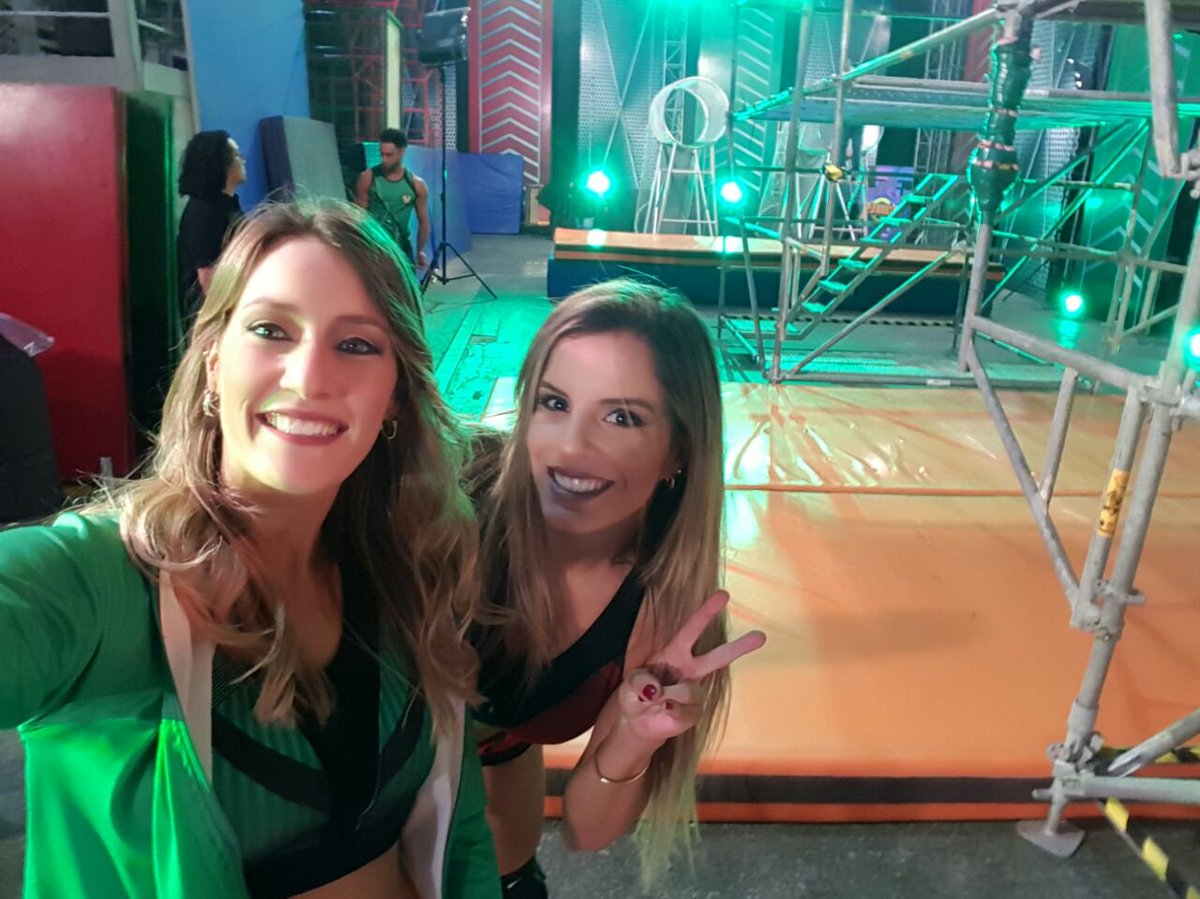 iaitns's tweet photo. @AleBaigorria1 vía twitter 📷💚

#MTVLAINSTAARVICICONTE #PremiosMTVMiaw https://t.co/74jNdMIzyX