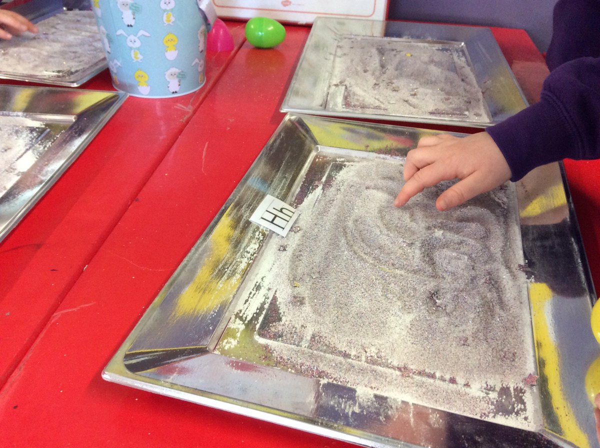 KClarke228's tweet photo. Sensory stations and tea parties and dinosaurs, oh my! β¨βοΈπ Already missing all of the play-based learning fun in Primary 1 during my last placement! #pgceyear #playbasedlearning #outdoorlearning https://t.co/Vagu0zKhMY