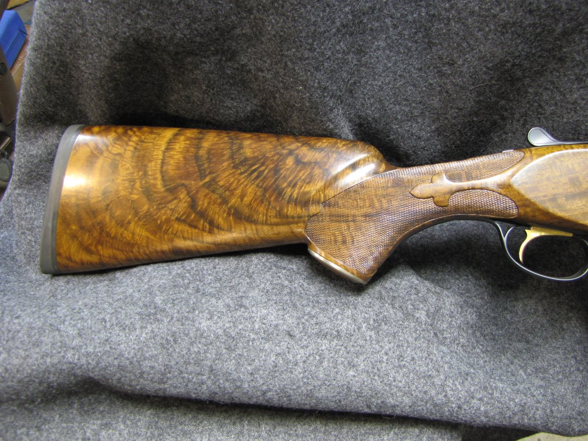 FirearmEngraver's tweet photo. Picture 3 in a series #Biesen #hunting #art #craftsmanship #shotguns https://t.co/0ycSyB2Psk