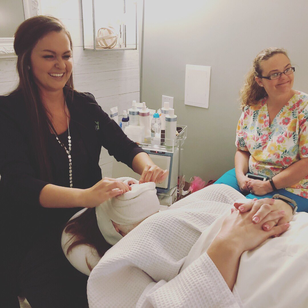 KingmakerAgency's tweet photo. After their first month with KingMaker, we are floored after running our first round of social media analytics for the incredible women that work at Bali Medical Spa! Incredible growth! 💙 Can’t wait for more fun, awesome business with this crew! https://t.co/0f7qeUjNCA