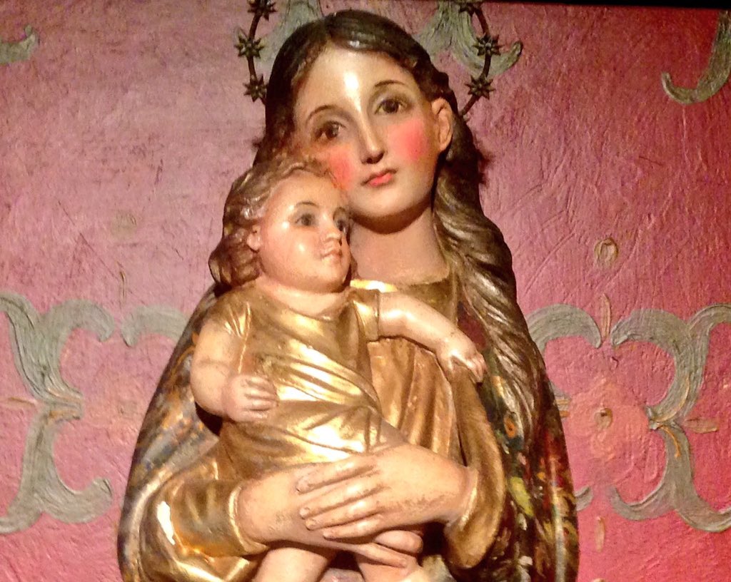 1osCristianos's tweet photo. "Dulce madre no te alejes,
tu vista de mi no apartes,
ven conmigo a todas partes,
y solo nunca me dejes" #pray María
#mayo https://t.co/rlZbJ3kBM0