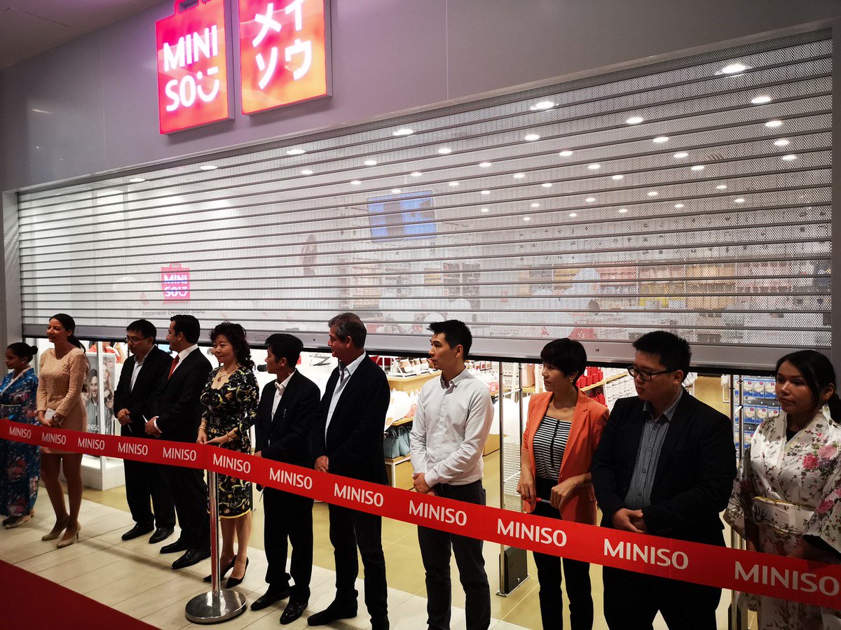 Julygame's tweet photo. MINISO Perú! La Cadena Miniso abre su primera tienda en el Jockey Plaza https://t.co/1W1EYq9qhS https://t.co/SgAUfAkBYy