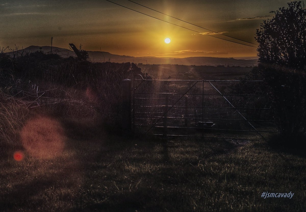 ResWebDev's tweet photo. A little bit of a sunset over Anglesey on sunday https://t.co/YnPXsnoR8m