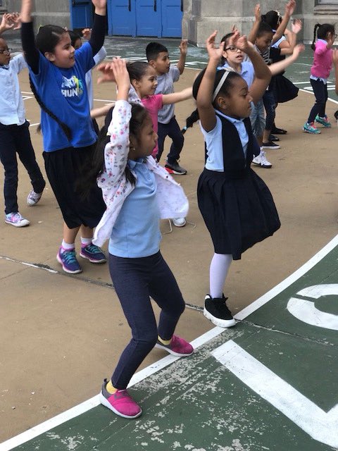 Magnet157's tweet photo. Getting fit with some Zumba at our Health Expo! #exercise #cardio #zumba #ps157 #healthylifestyle #outdoorfitness #childrenatplay @NYCSchools https://t.co/741EOq99Gv