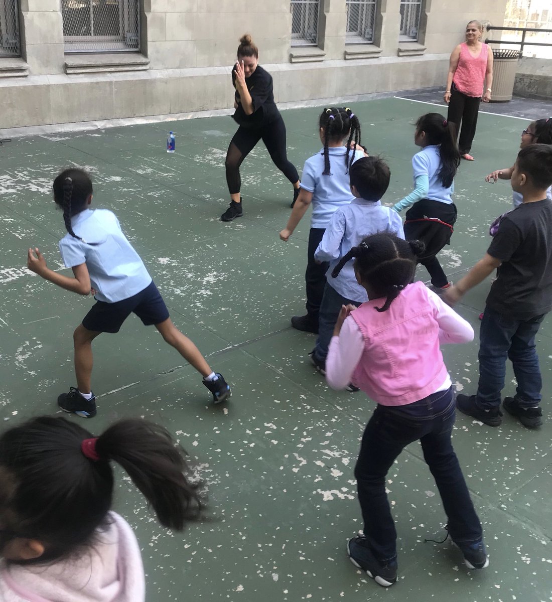 Magnet157's tweet photo. Getting fit with some Zumba at our Health Expo! #exercise #cardio #zumba #ps157 #healthylifestyle #outdoorfitness #childrenatplay @NYCSchools https://t.co/741EOq99Gv
