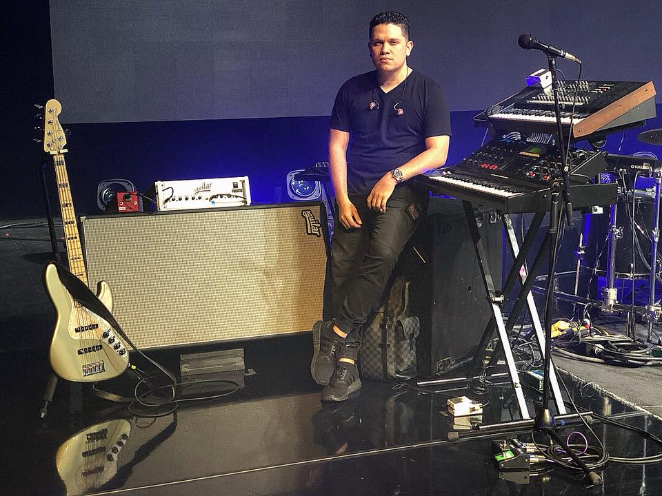 aguilaramp's tweet photo. #EdwinCarranza is a longtime member of the #Aguilar family known for his unrelenting groove with artists Tori Kelly, Jessie J and recently, #CamilaCabello! Edwin is using the DB 751/DB 412 on Camila’s current tour 
#Aguilar #AguilarAmp #Bass #BassAmp #BassGear #DB751 #DB412 https://t.co/sWgUat8d8a