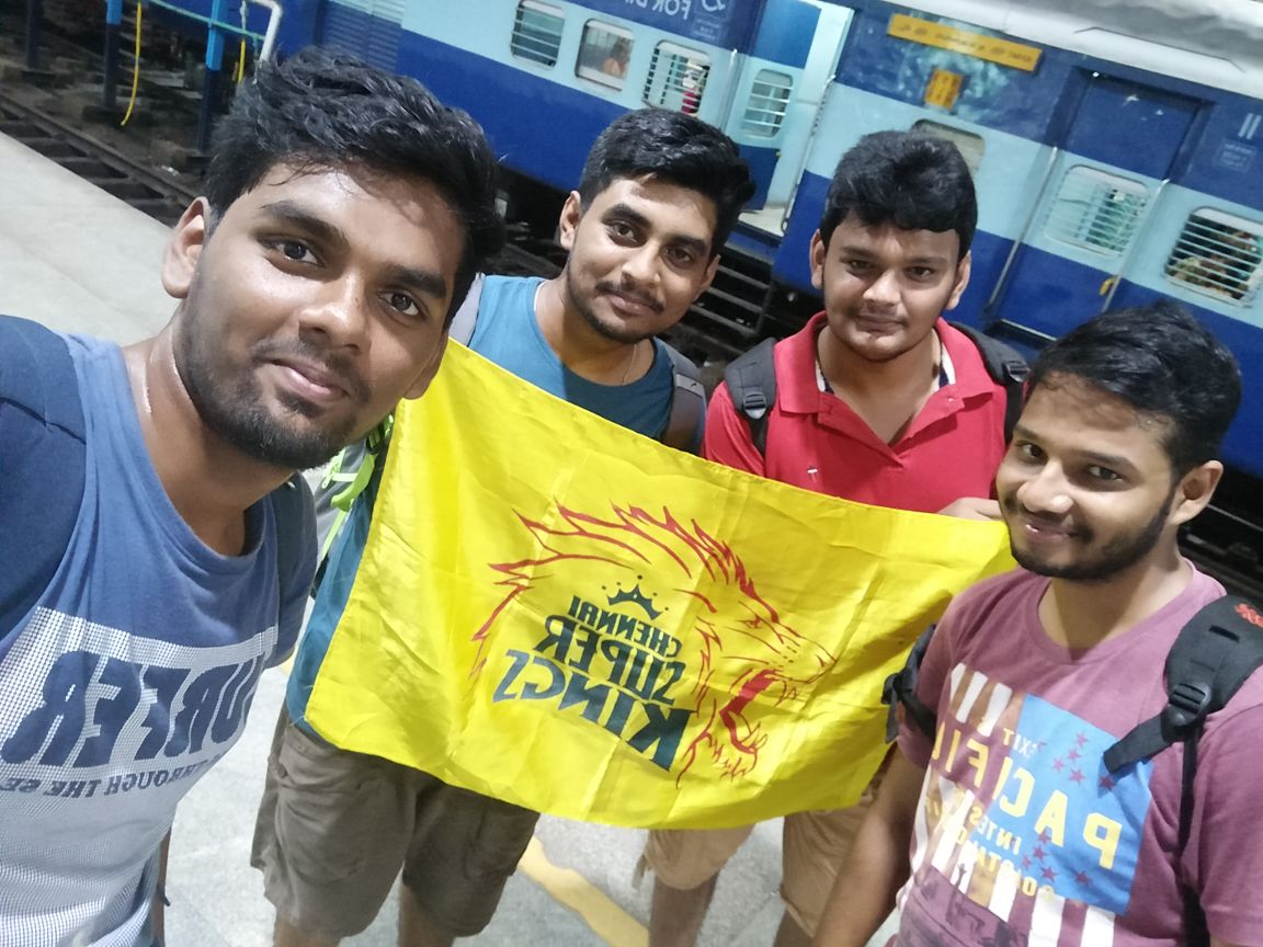 vm_sameer23's tweet photo. Off to Pune #WhistlePodu #Yellove @ChennaiIPL #CSKVSRCB https://t.co/P7rp6mqXh2