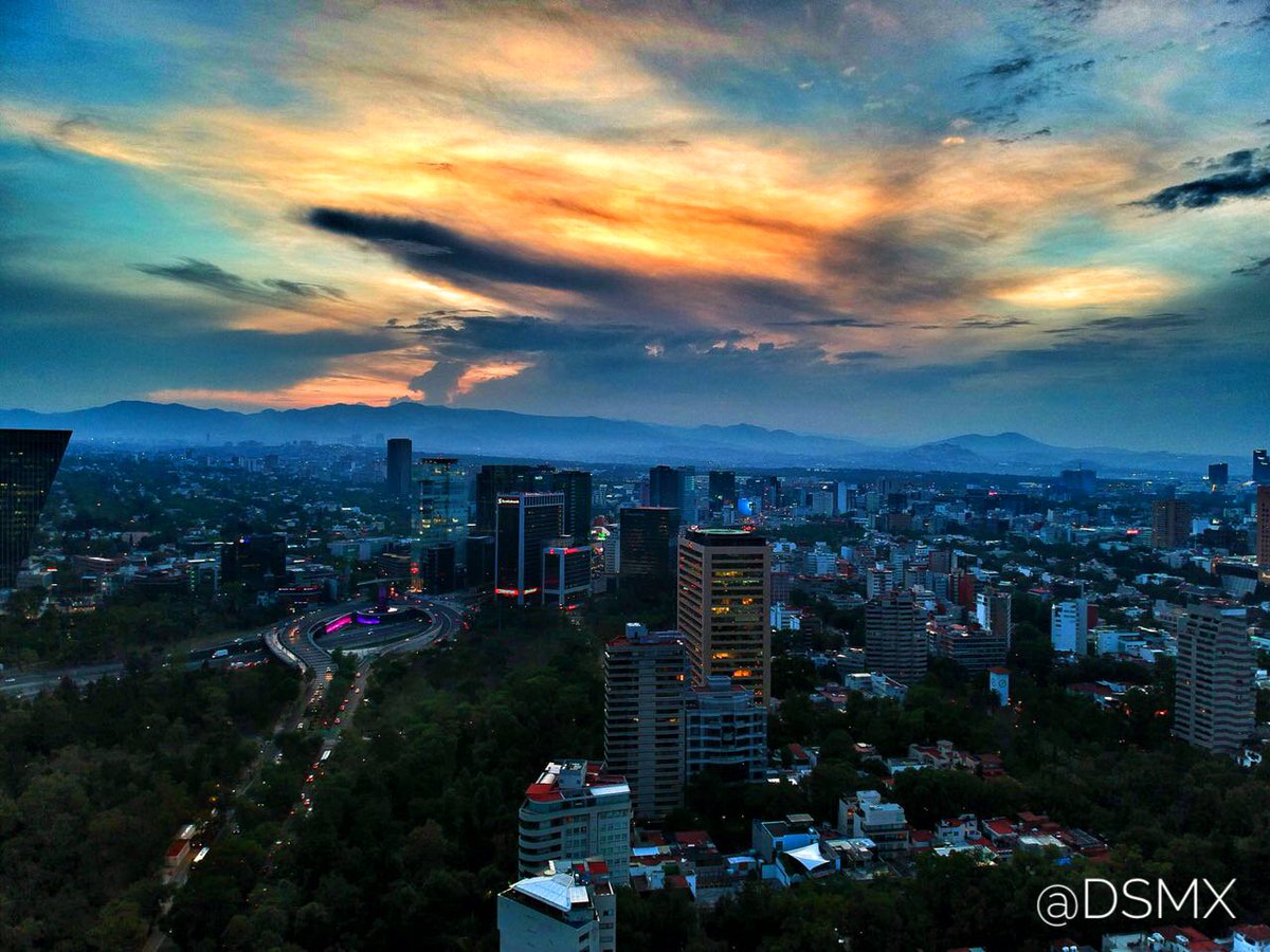 mx_drone's tweet photo. Atardecer en CDMX #sparkdrone #dronestagram #cdmx🇲🇽 #aerialphotography https://t.co/zHWce1pGfF