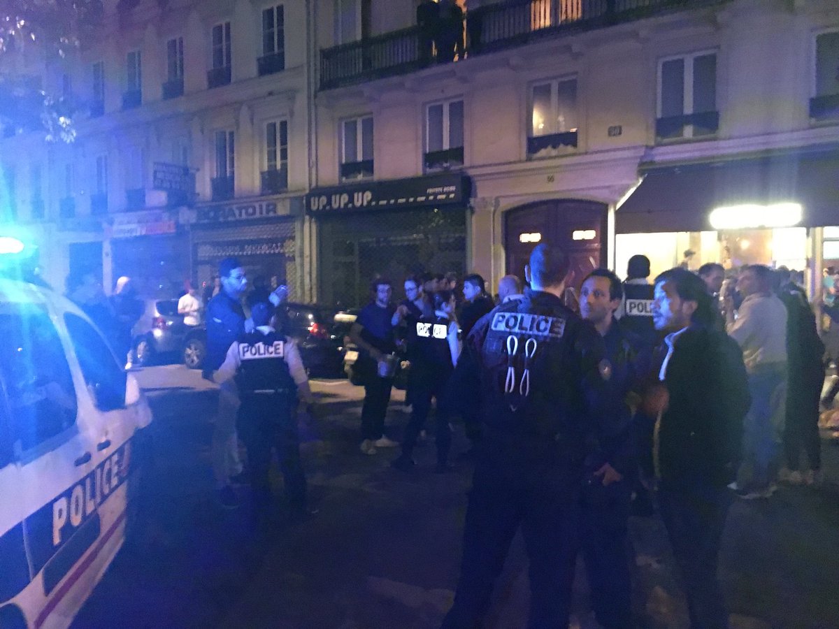InfosFrancaises's tweet photo. PARIS : Un bar qui diffusait le match de foot salzbourg-OM a été attaqué par une quinzaine d'individus cagoulés dans le 11ᵉ arrondissement, faisant plusieurs blessés. #FCSOM https://t.co/oH6IzTN92N