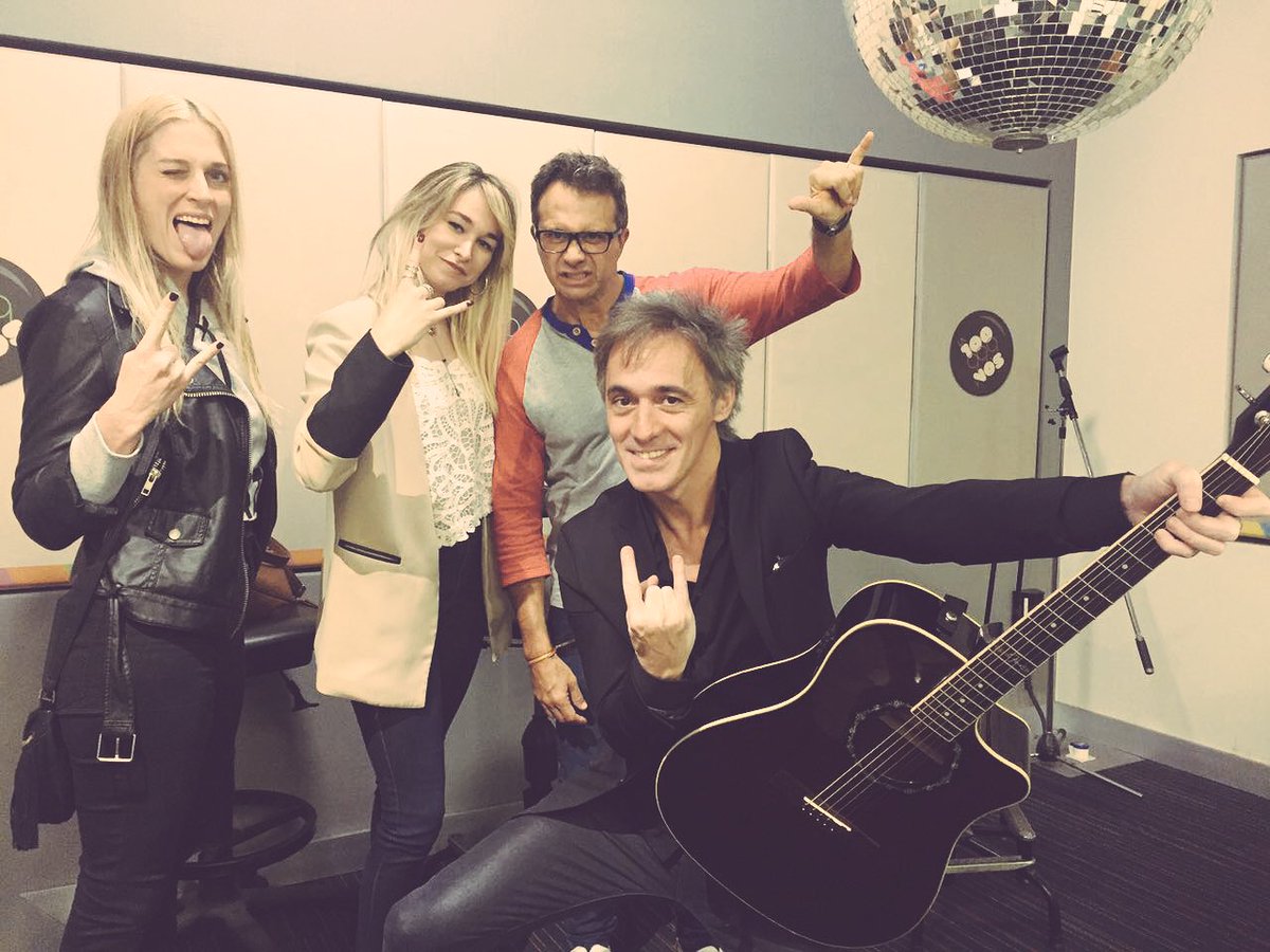 Musicalizando la tarde del jueves con <a href="/sergiolapegue/">Sergio Lapegüe</a> en <a href="/la100fm/">LA 100</a> 🔥🤘 <a href="/melalenoir/">Mela Lenoir</a> <a href="/micaracana/">micaela</a> <a href="/CaeRocklover/">CAE</a>