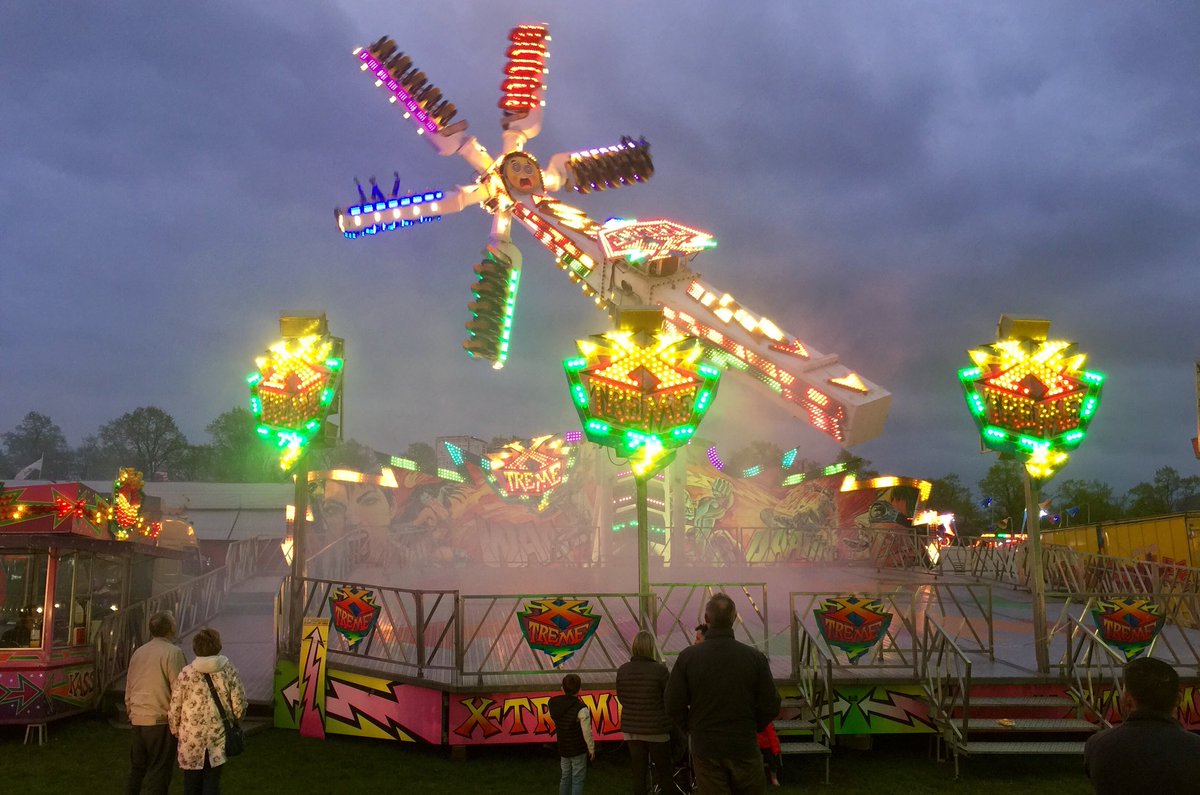 SDL_Rides's tweet photo. Opening night at Knutsford May Day Funfair 2018 and Xtreme is wowing the first visitors! 🤪
Wanna ride??? https://t.co/5ndusOgK0f
#Knutsford #Cheshire #Funfair #XtremeRide https://t.co/Jep2zzJaZi