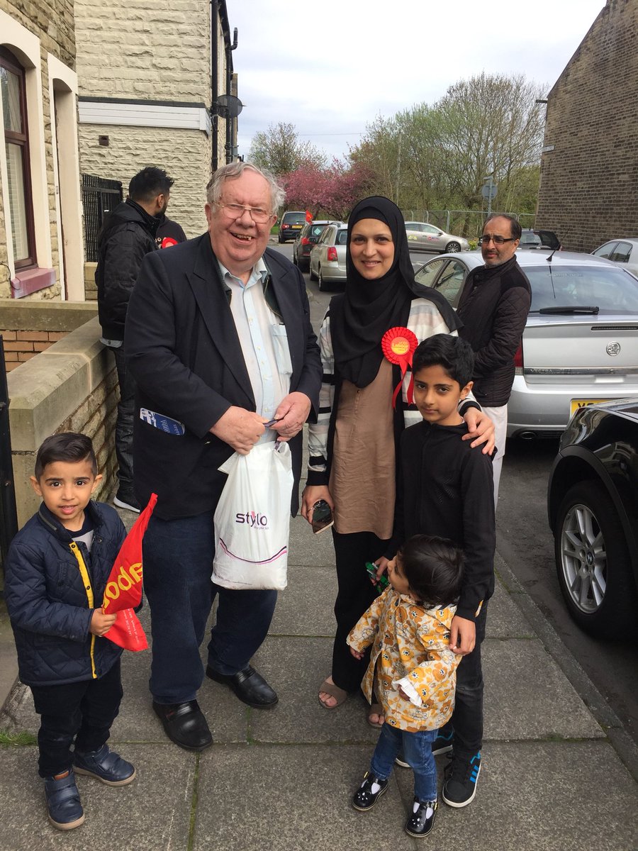 CllrRaja's tweet photo. Brilliant Response Today. Fingers Crossed for all the Labour candidates throughout the country. Thanks to all my Brothers, Uncles, Friends and fellow Councillors that came out to help. #BurnleyLabour #LabourDay2018 #LabourDoorstep @CllrLubna @LianPate @local_labour @BPYouth4Lab https://t.co/pPDW8P1oed