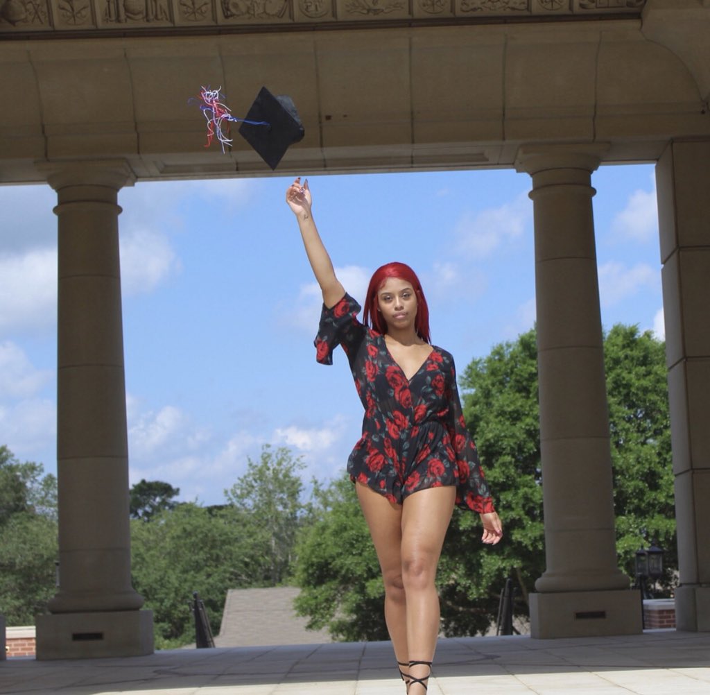 chrissyyella's tweet photo. D1- Student Athlete.
3x President List &amp; 2x Sunbelt Conference Commissioners List.
FIRST FEMALE AFRICAN AMERICAN Student Athlete to obtain a CIVIL ENGINEERING degree from the University of South Alabama.
You have made the proudest little sister in the world.  #May5thWhores https://t.co/KMEHqkYRu6